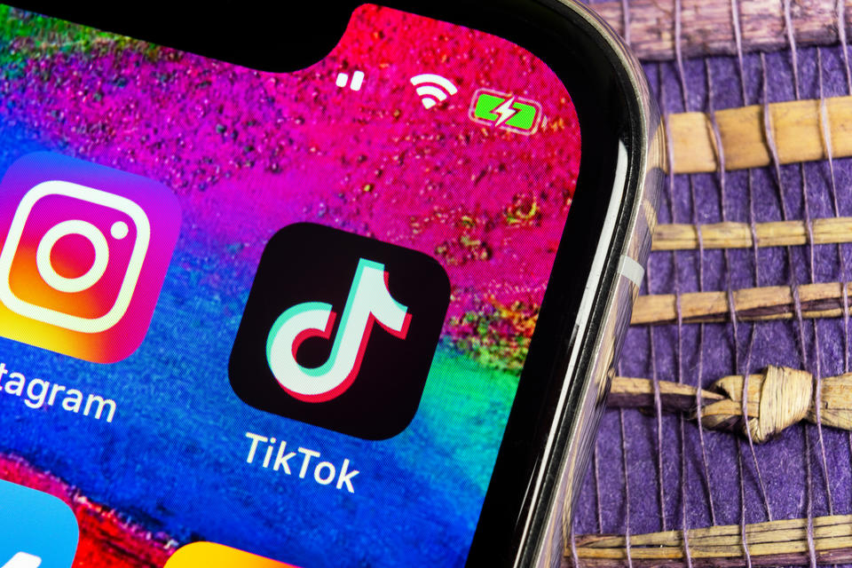 Featured image for Instagram Is Silently Working On A New Update That Will Copy TikTok's Key Features