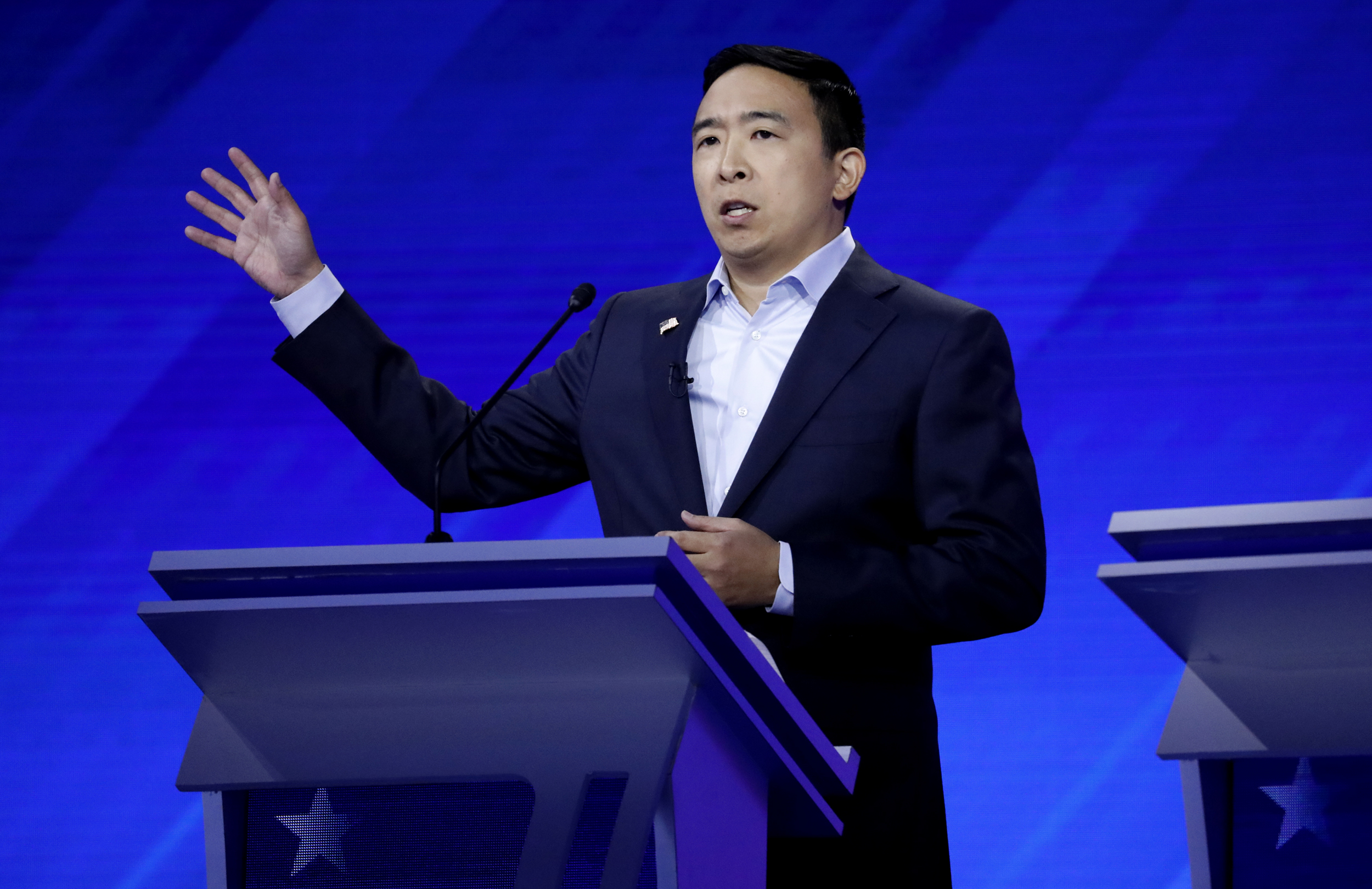 Featured image for How Andrew Yang Got 450K Email Subscribers within 72 Hours